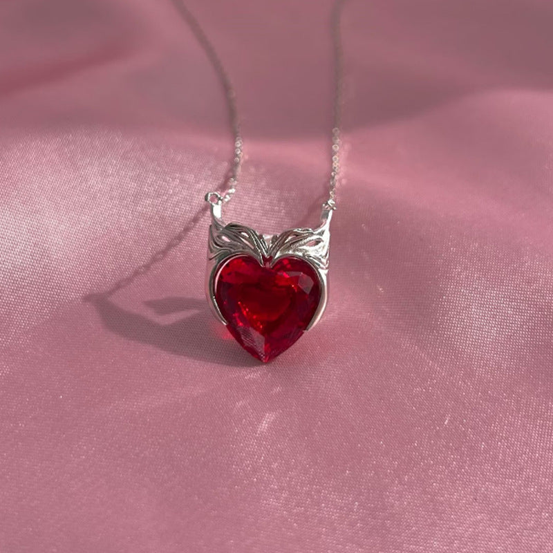 Wholesale  simple fashion love pendant Crimson Witch hair hoop pendant women heart zircon clavicle chain necklace